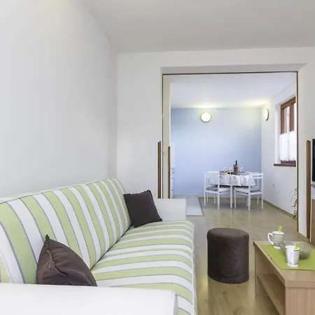 Emanuel בית הארחה 3*