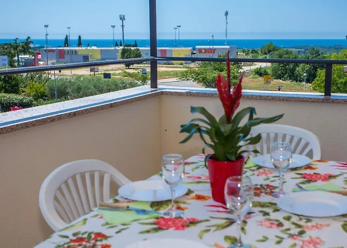 Emanuel 3* Tar-Vabriga