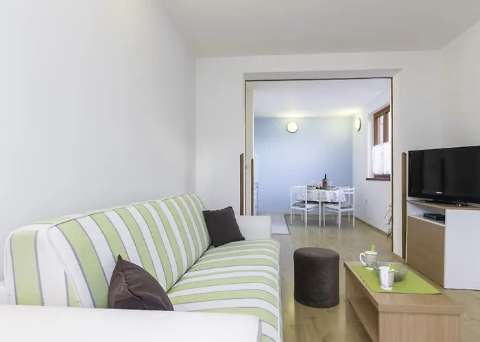 Emanuel Gostinjska kuća 3*