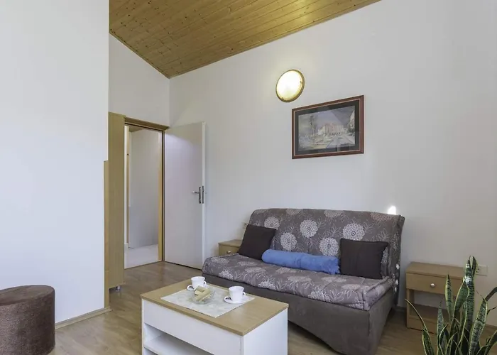 Emanuel Gostinjska kuća 3*