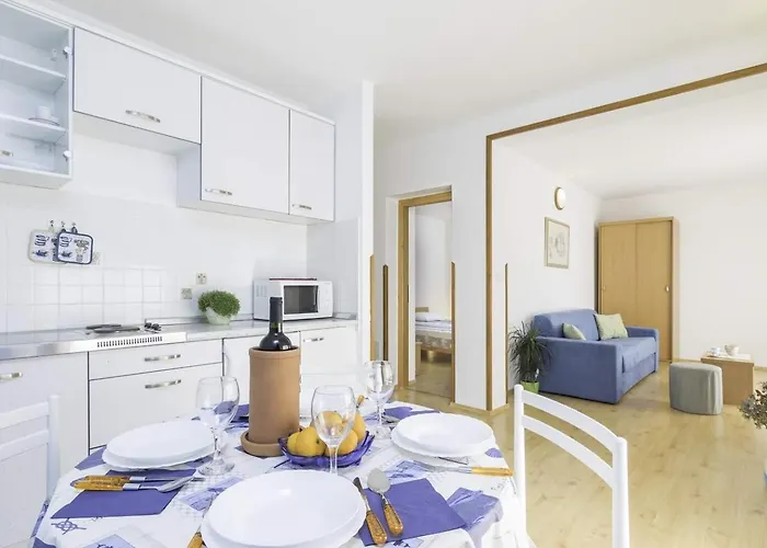 Emanuel Gostinjska kuća 3*