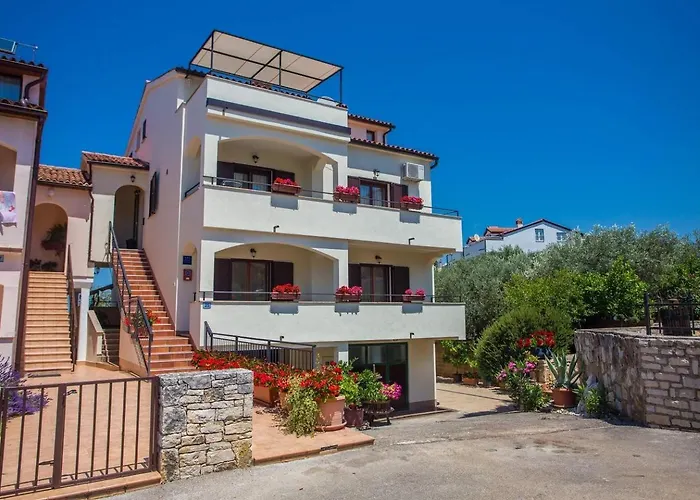 Emanuel Gostinjska kuća 3*